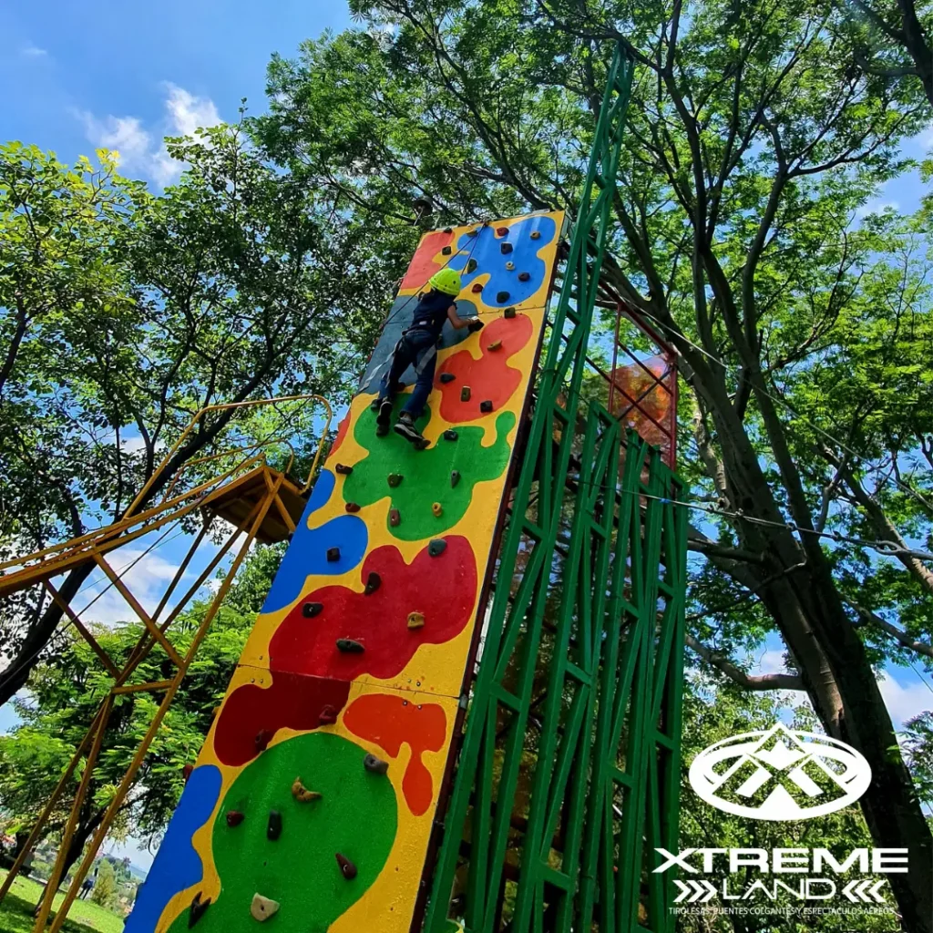 Franquicia técnica Xtreme Land - Muro escalar plataforma